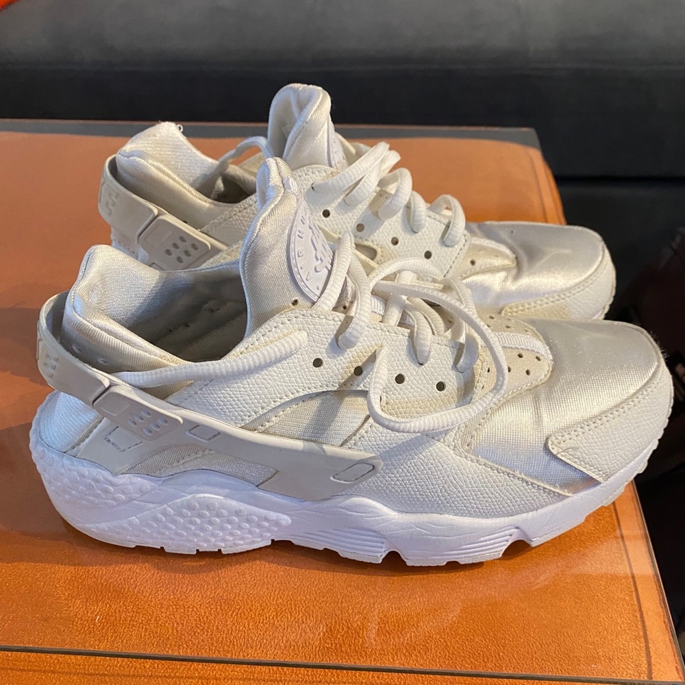 Nike Air Huarache size 7.5